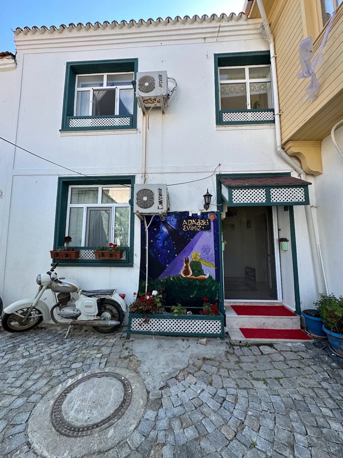ADADAKİ EVİMİZ BOZCAADA