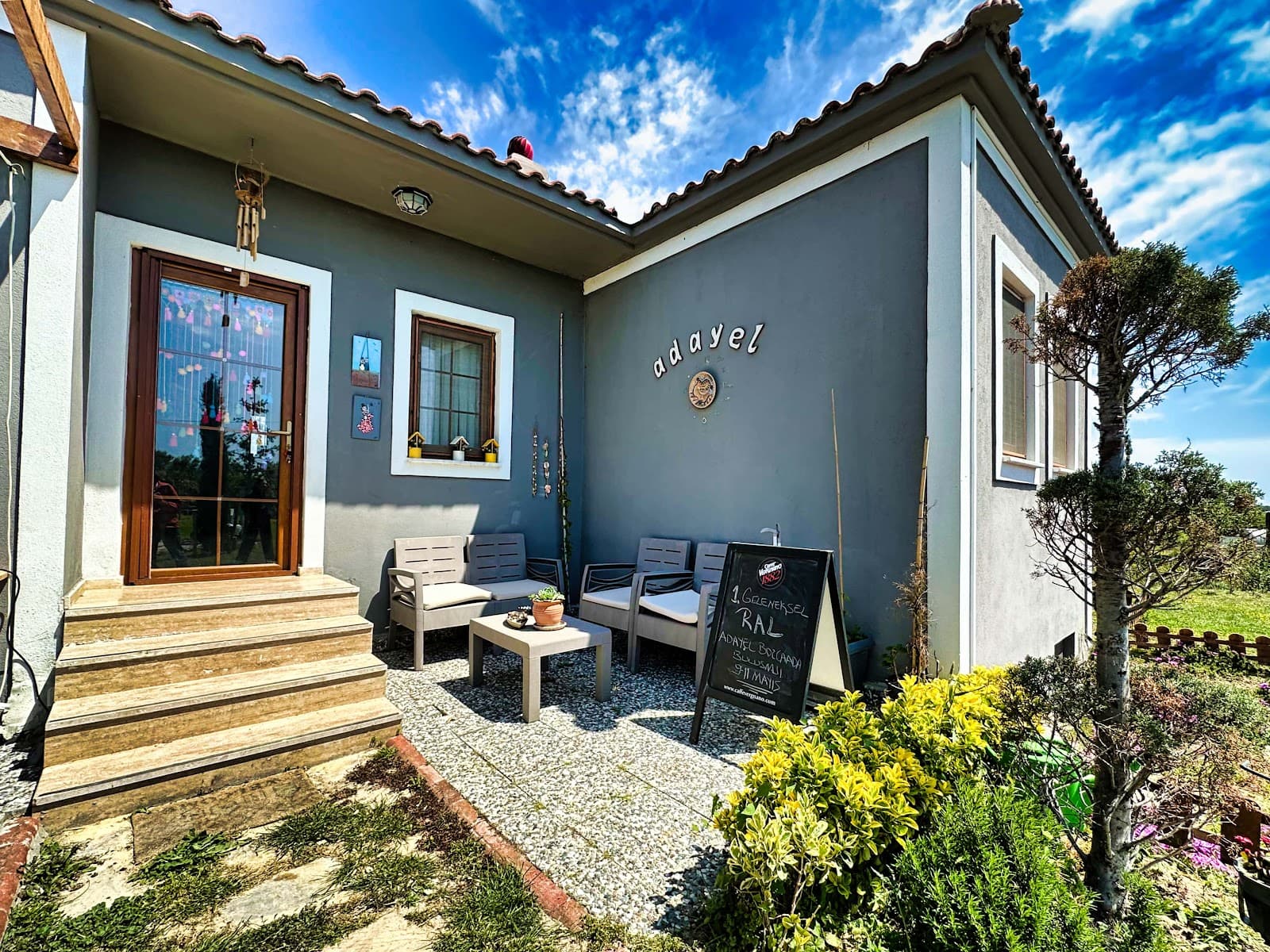 Adayel Otel ve Bağevi Bozcaada