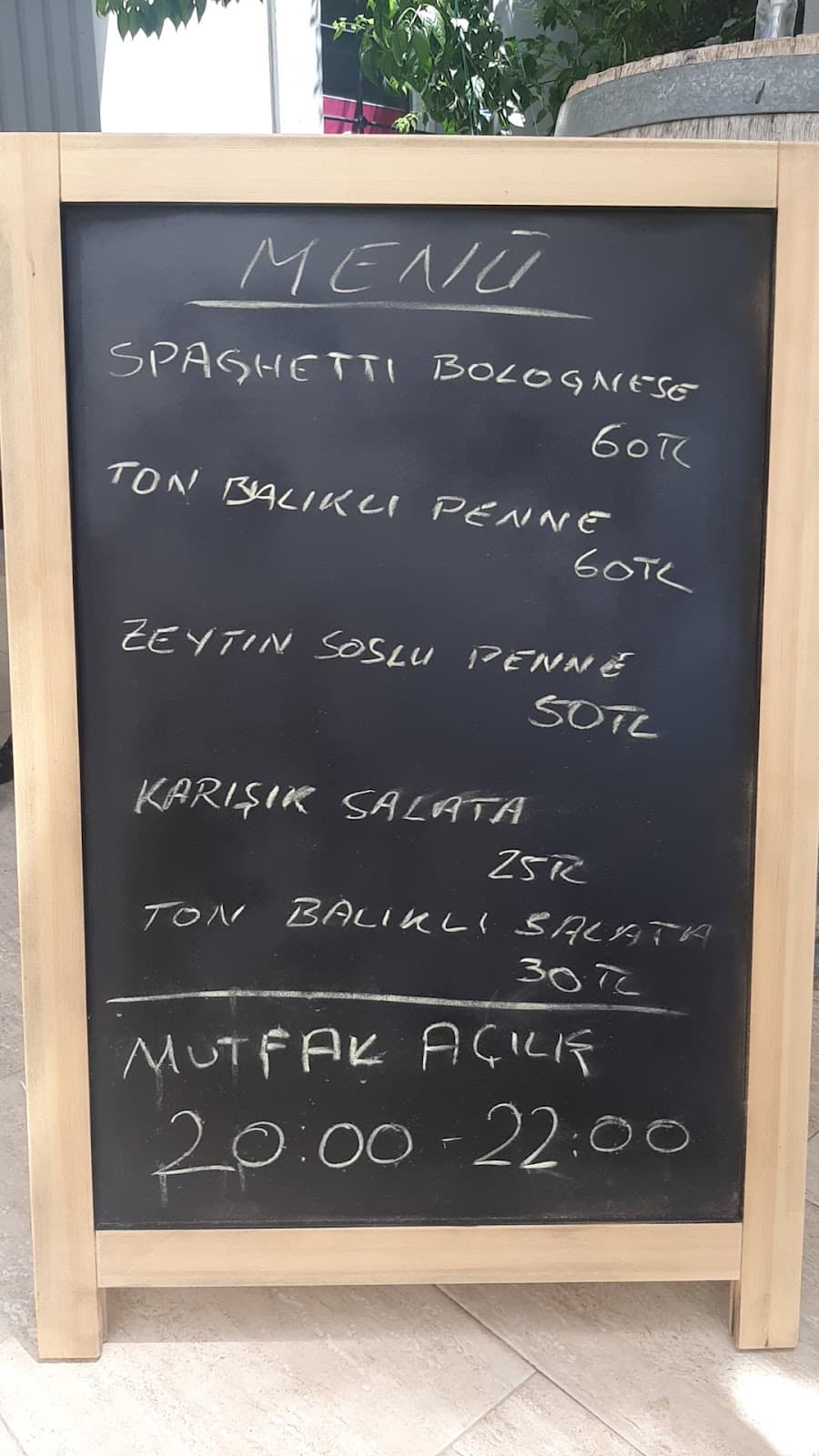 Mozart Kafe Şarap evi