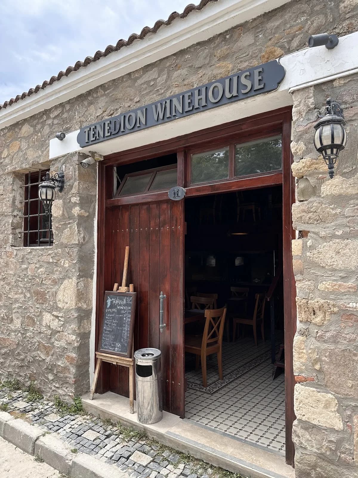 Tenedion Winehouse kapak görseli