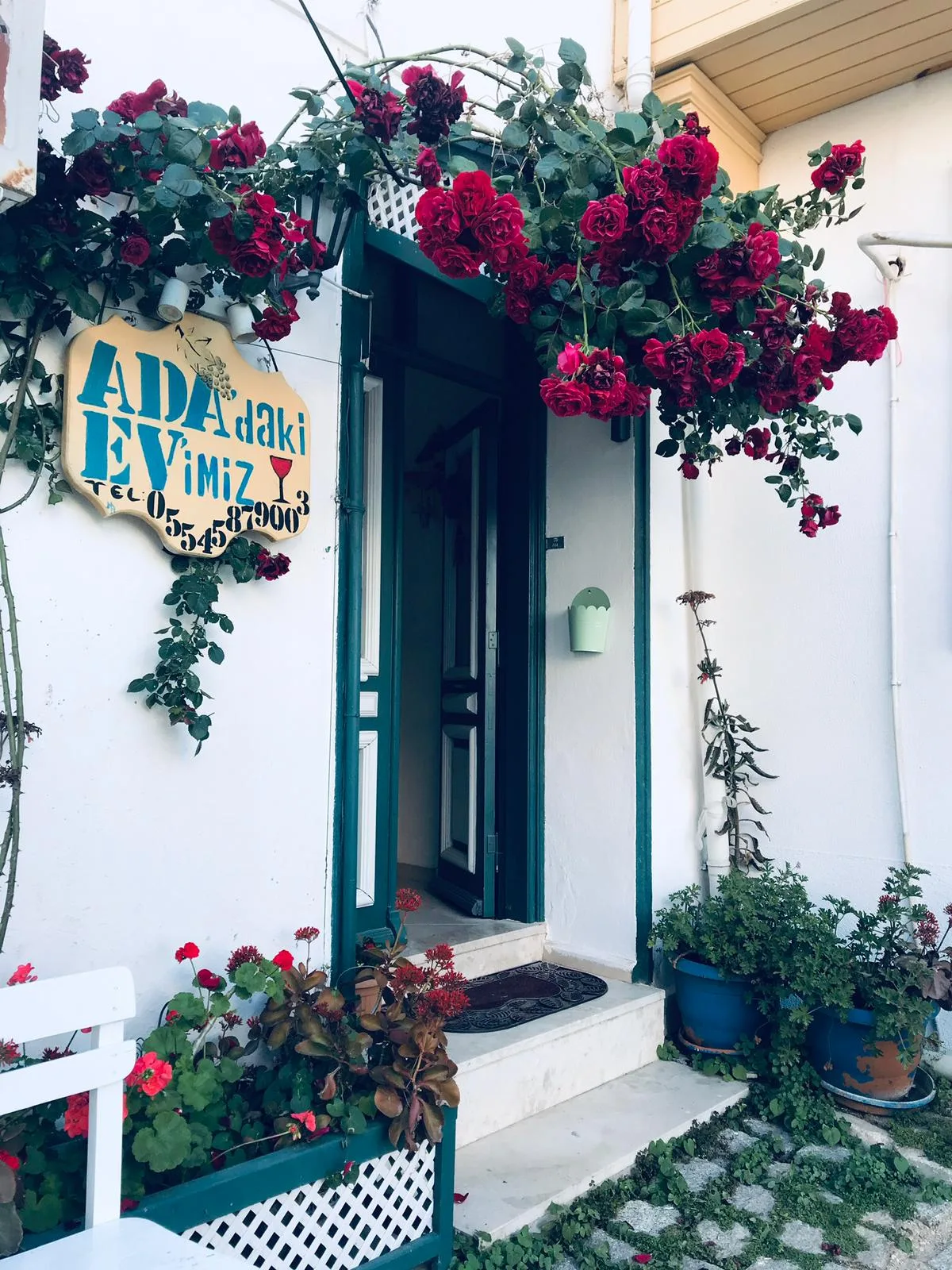 ADADAKİ EVİMİZ BOZCAADA