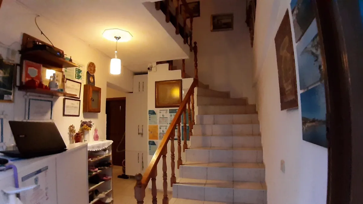 Adali Konukevi