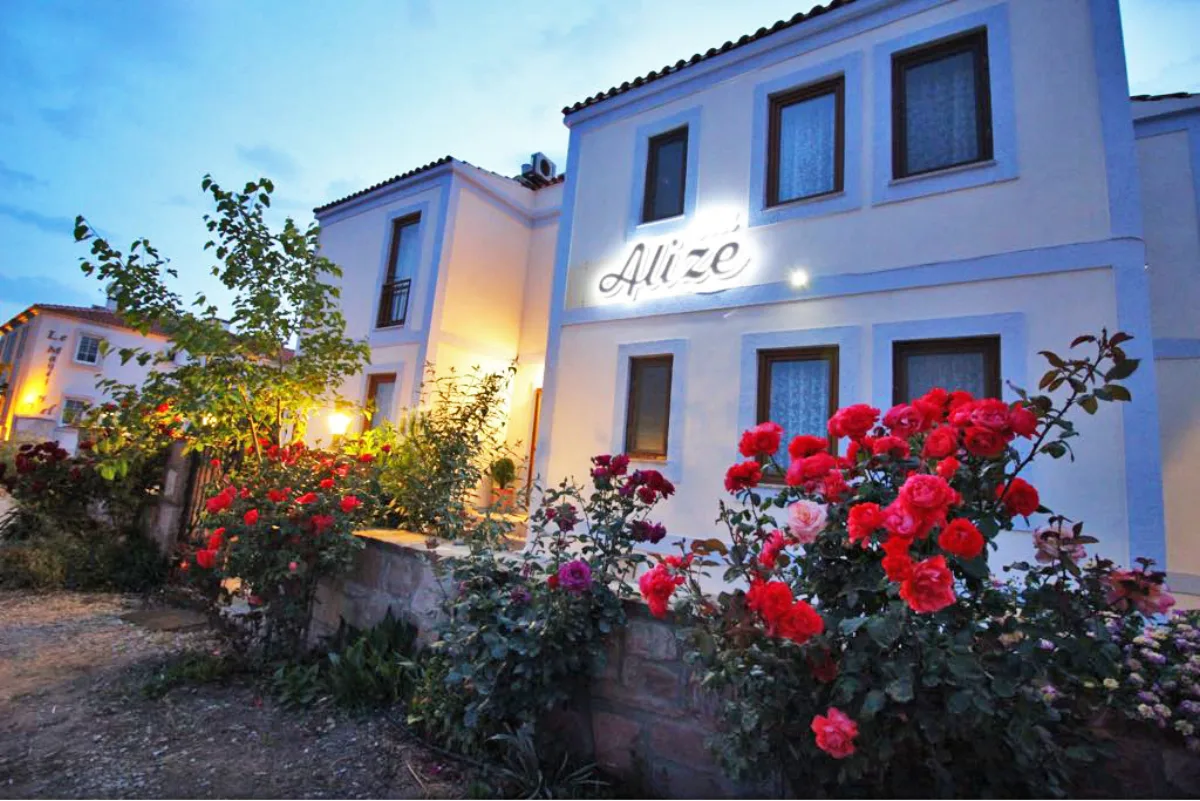 Alize Otel kapak görseli