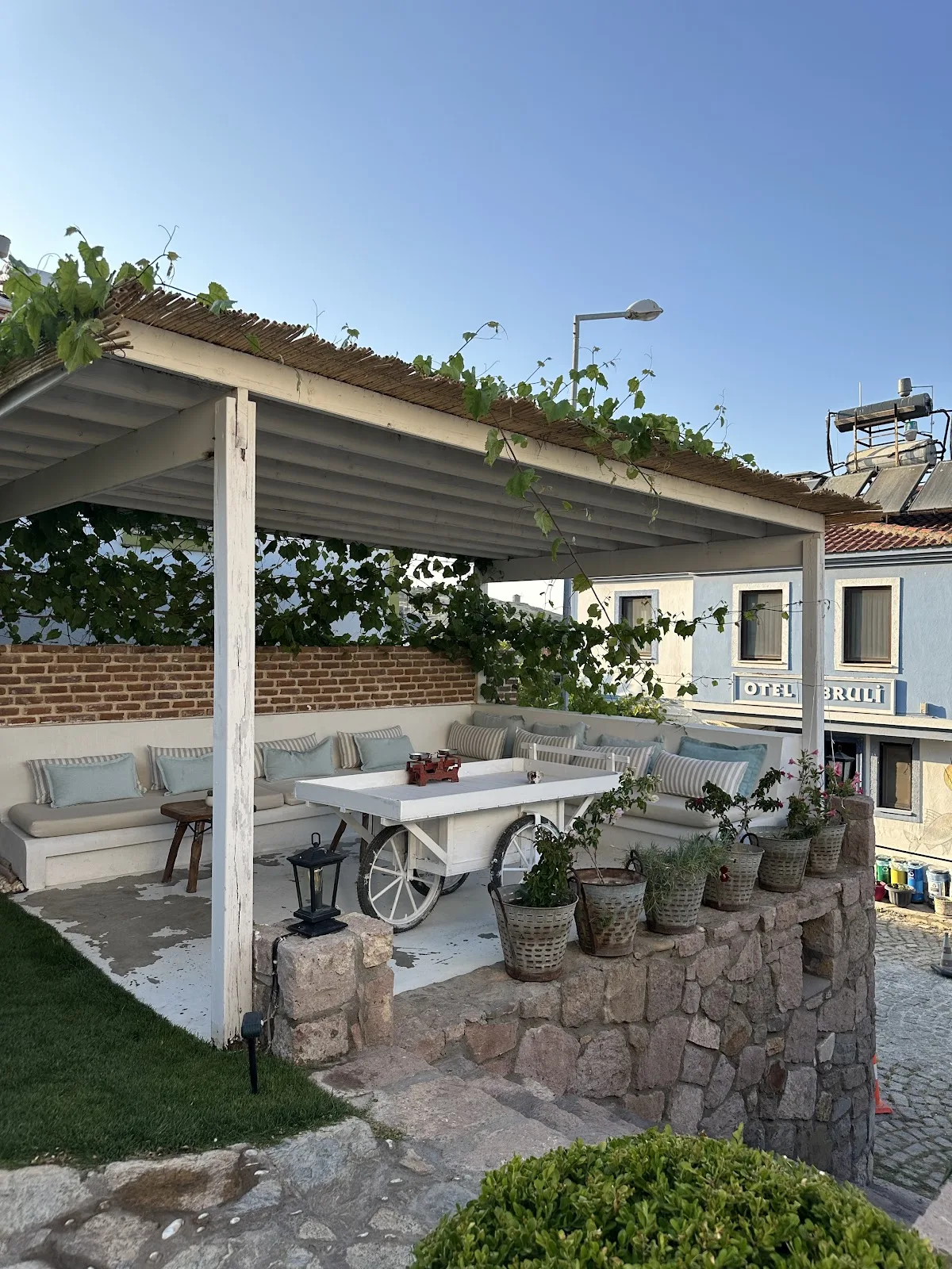 Bi Salkım Bozcaada Otel