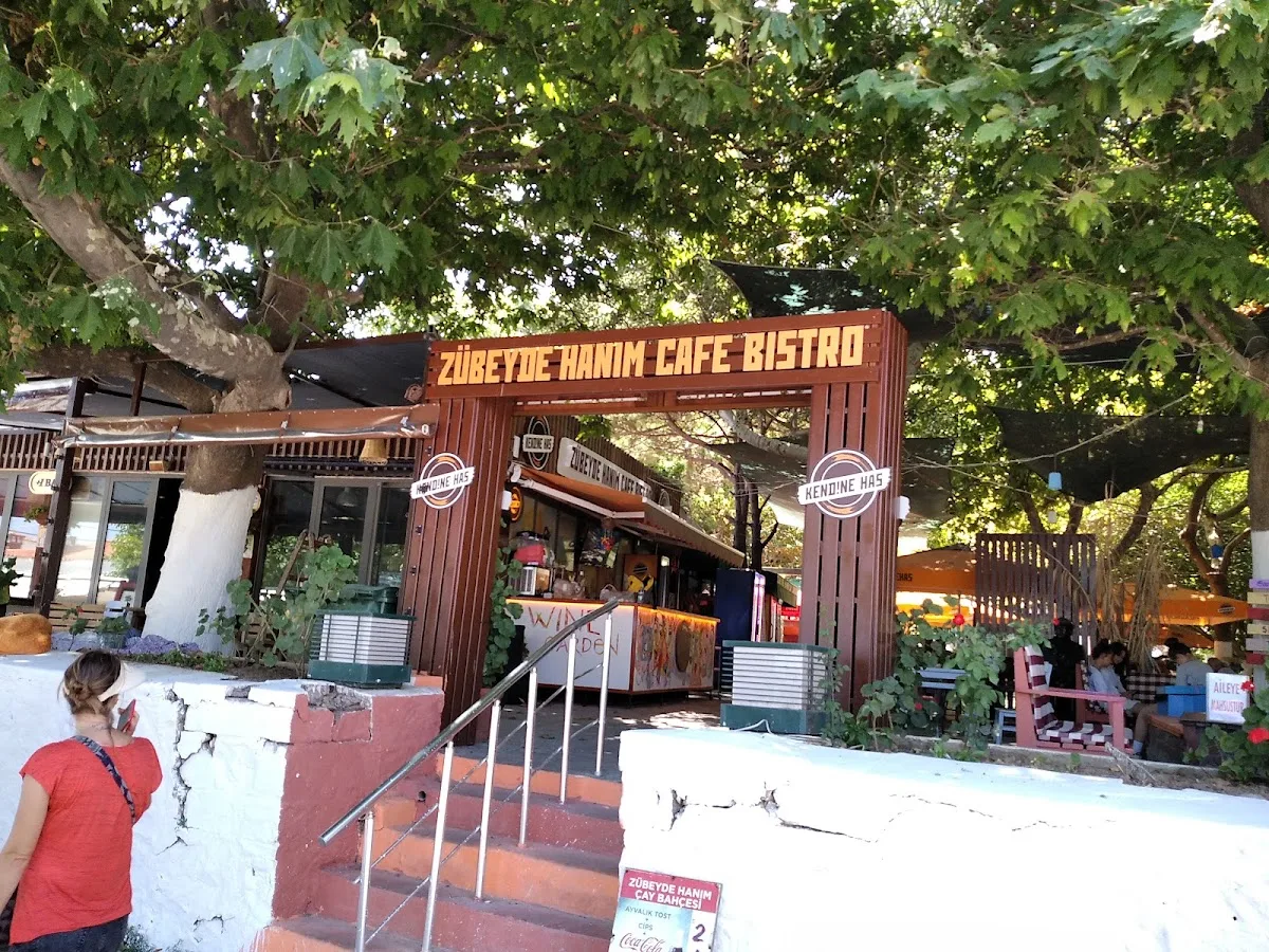 Bozcaada çay bahçesi — kafe, fotoğraf 2