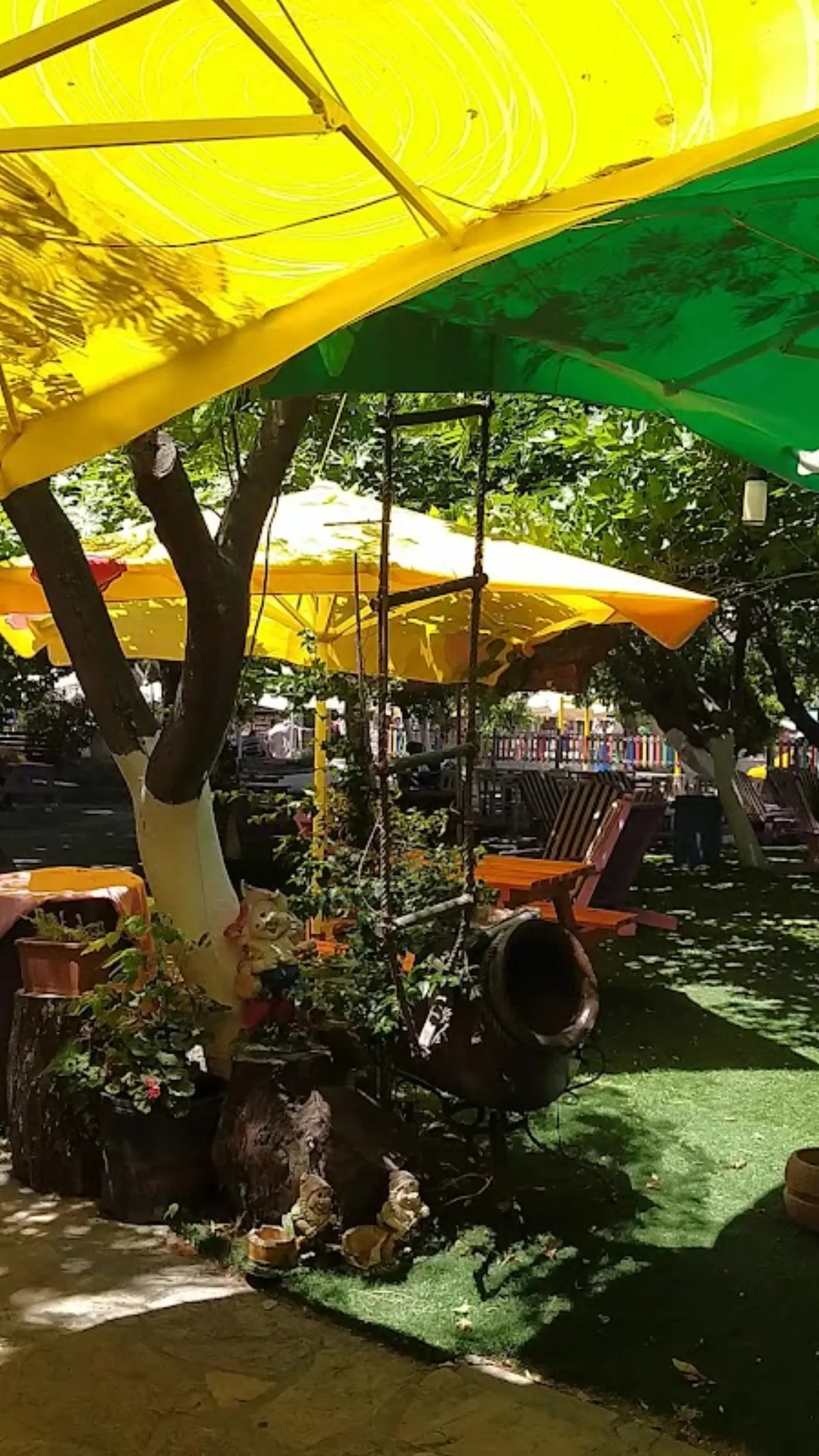 Bozcaada çay bahçesi — kafe, fotoğraf 3