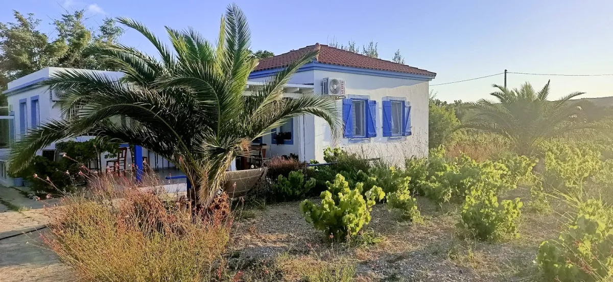 Bozcaada Çayır Bağ Evi — bağ evi