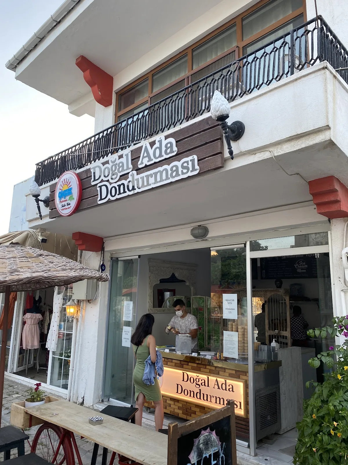 Bozcaada Meşhur Çiçek Doğal Dondurma — kafe, fotoğraf 5