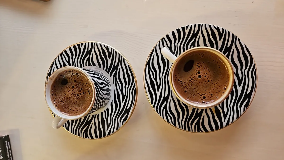Çakıl Restoran Balık Midye Tava Çiğköfte Tavuk Köfte — Bozcaada'da restoran, fotoğraf 2