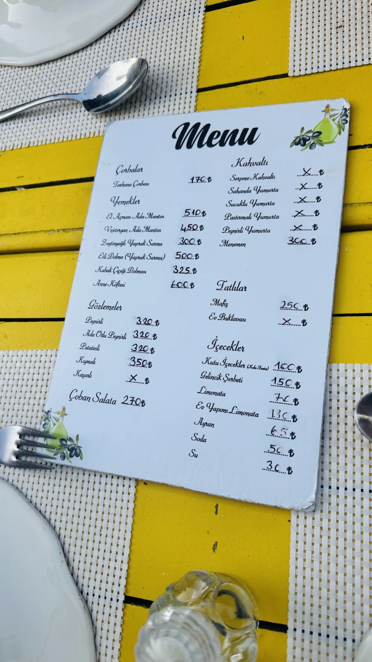 Dört hanımeli kapak görseli