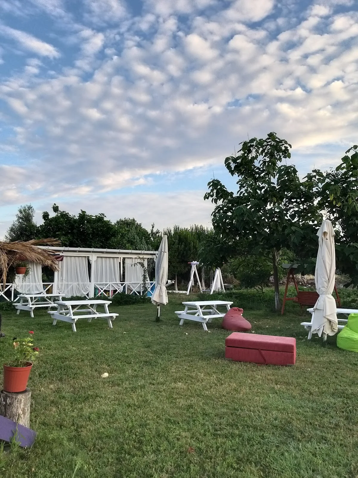 Madam Eleni Bağ Evi & Kahvaltı — Bozcaada'da şarap evi