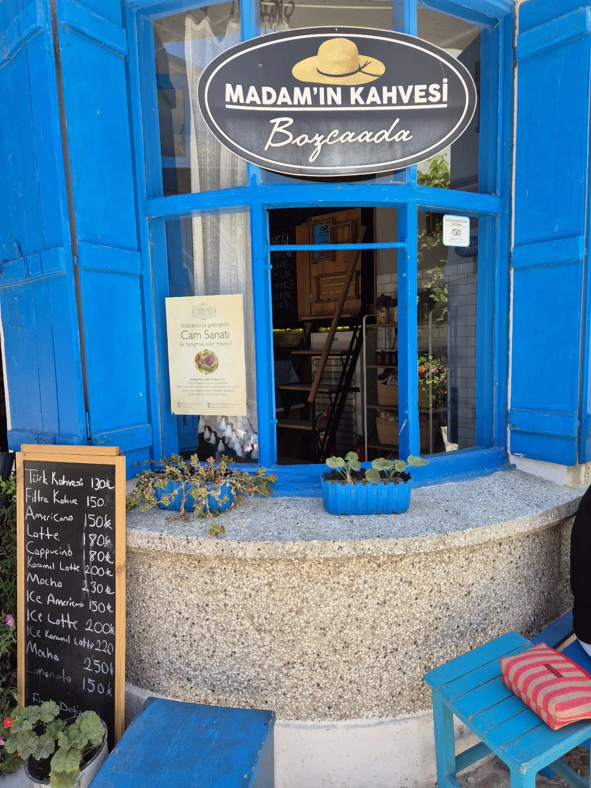 Madamın Kahvesi Bozcaada — kafe