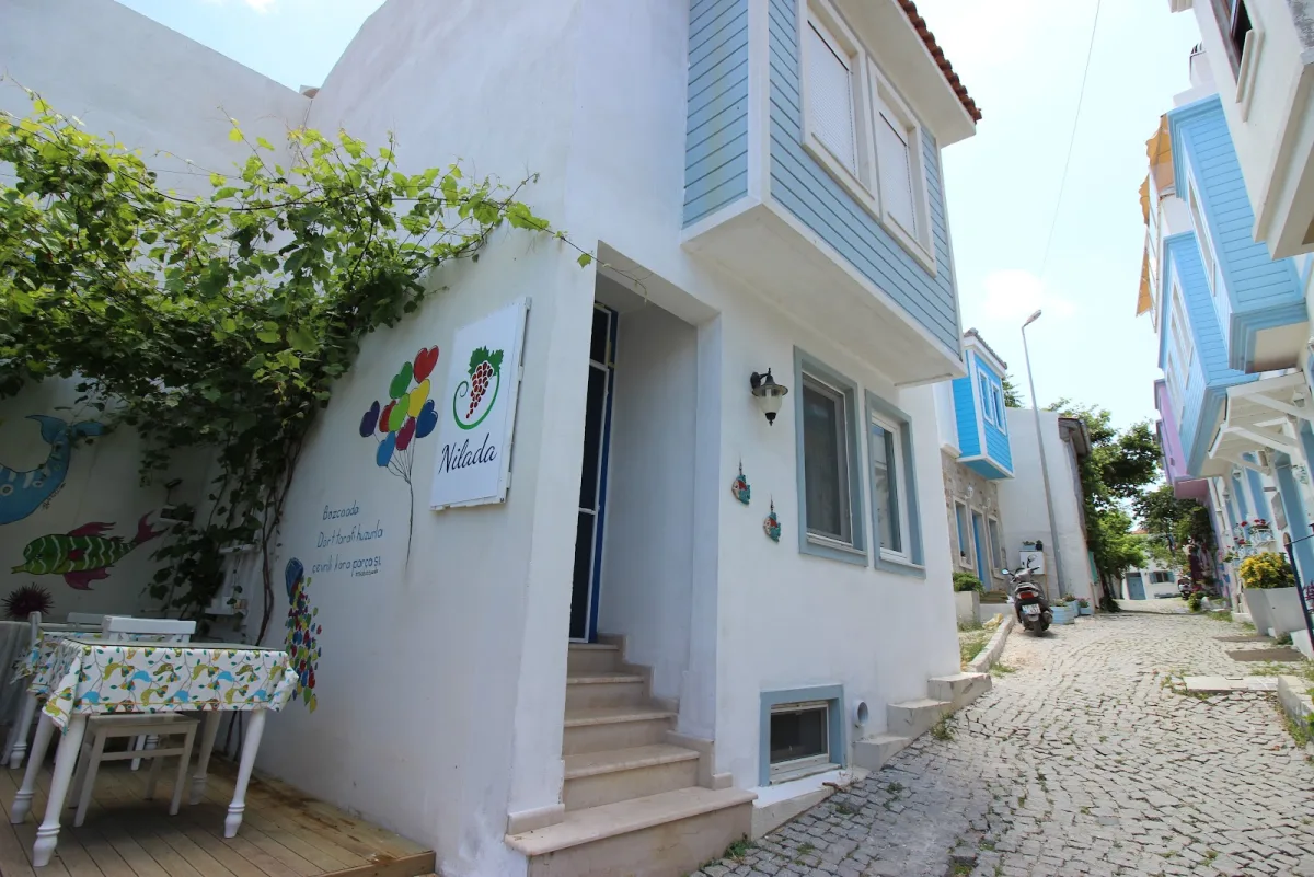 Nilada Bozcaada